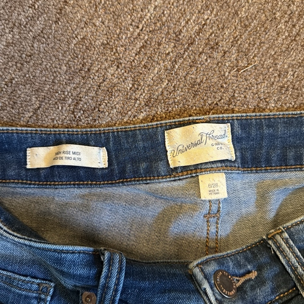 Bundle of Two Pair Women’s Blue Jean Shorts - Picture 3 of 4